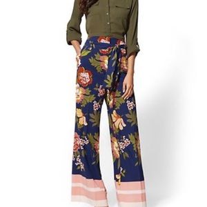 New York and Company Blue Floral Palazza Pants 8